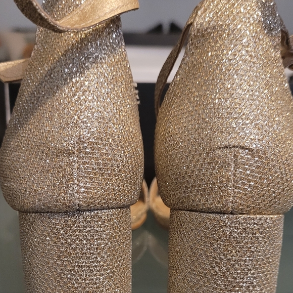 Womens gold chunky heel size 6 - Picture 3 of 5